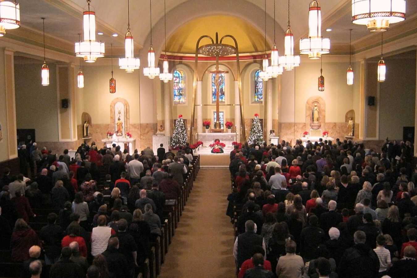 Jadwal Lengkap Misa Natal 2025 di Gereja Katolik Garut, Catat Waktunya!